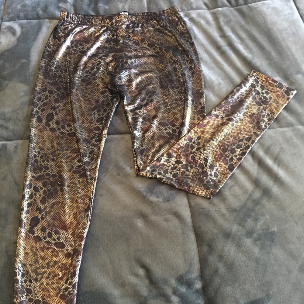 Snakeskin print leggings